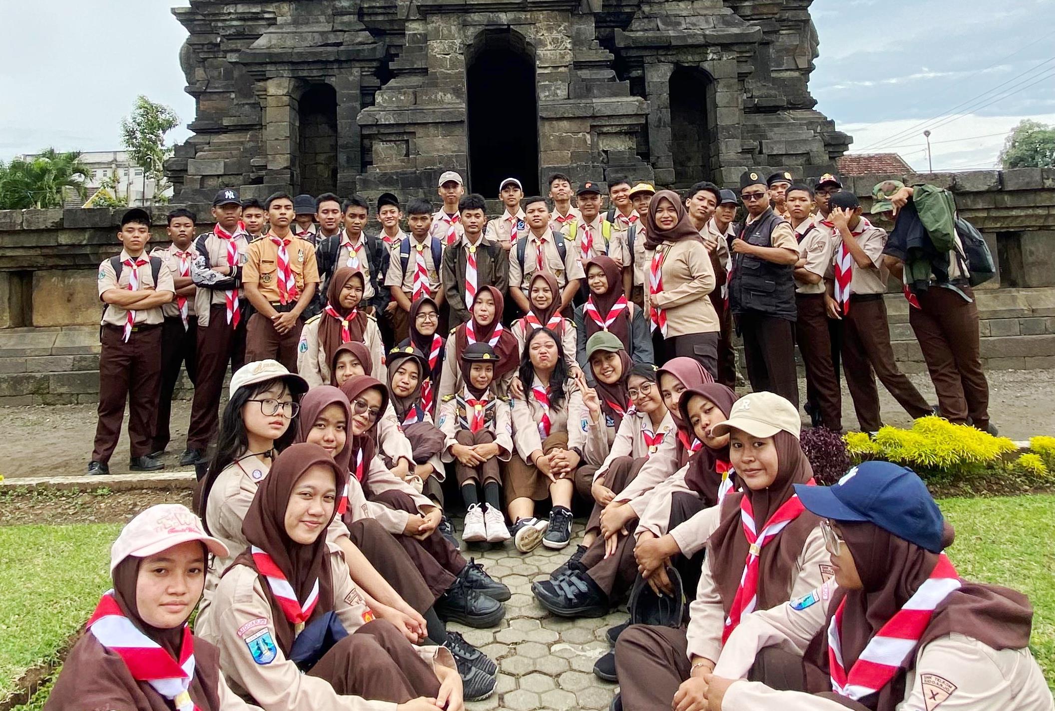 23 Calon Bantara SMK Telkom Sidoarjo Menjelajah Pemandian…