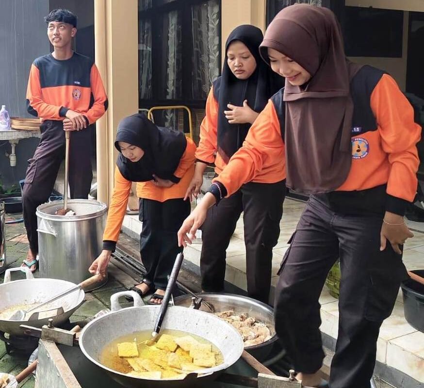 Simulasi Dapur Umum : Brigade Penolong 13.15 Uji Kesiapan Hadapi Bencana dan Berbagi Berkah Ramadan