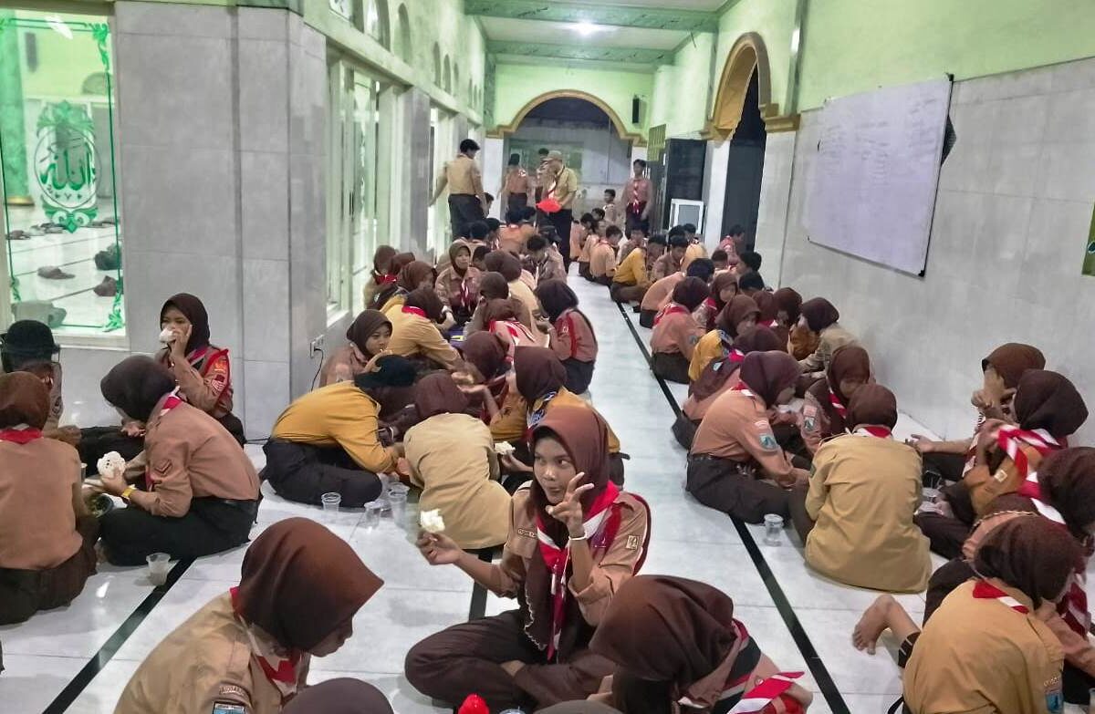 Merajut Persaudaraan Bakti: Pramuka Penggalang se-Kwartir Ranting Waru Gelar Buka Puasa Bersama