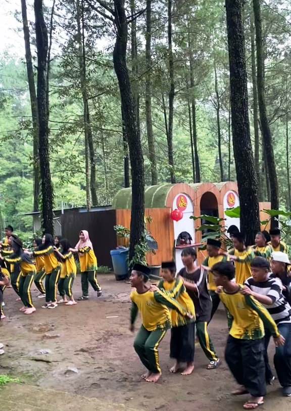 LT-1-SMP-Unggulan-Mardhotillah-Krian-2 LT-1 Sebagai Pembelajaran Karakter Pramuka Penggalang SMP Unggulan Mardhotillah