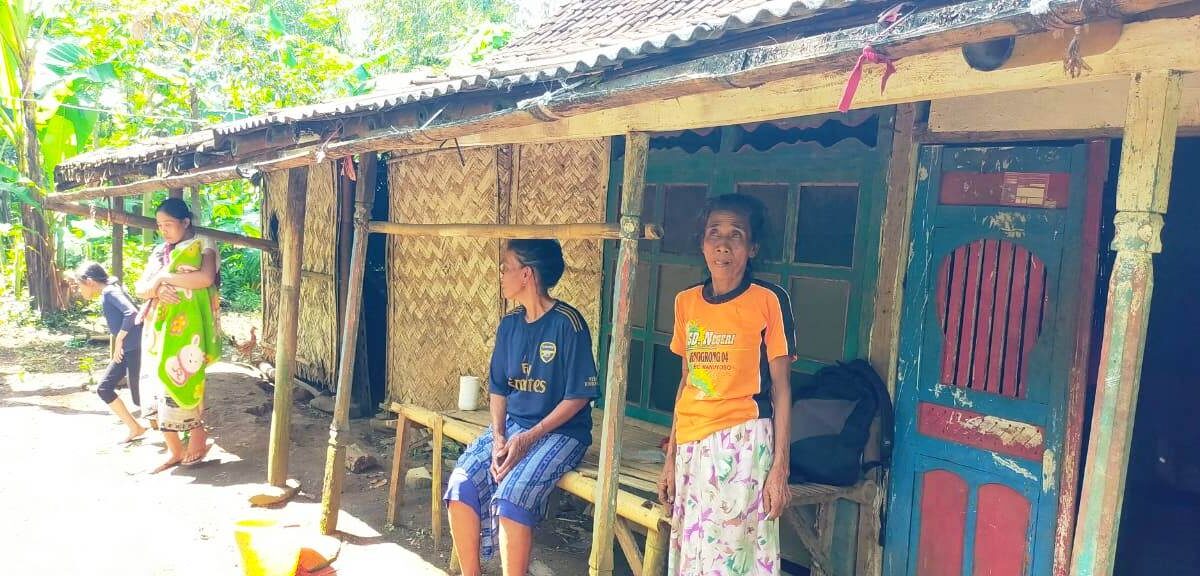 Bu Marti’a Tinggal Serumah Dengan Sapi, Senang Dapat Bantuan Pemugaran Rumah dari Kwarda Jatim
