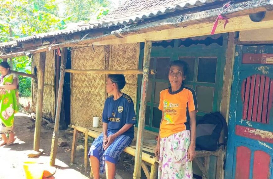 Bu Marti’a Tinggal Serumah Dengan Sapi, Senang Dapat Bantuan Pemugaran Rumah dari Kwarda Jatim