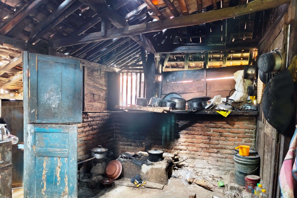 Buruh Bangunan Asal Pacitan Bahagia Rumahnya Masuk Daftar Pemugaran Perkemahan Wirakarya Jatim 2025.