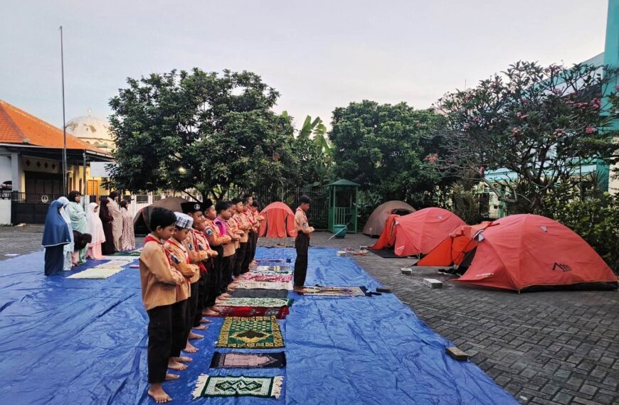 Menantang Malam, Menempa Diri: Perjusa&hellip;