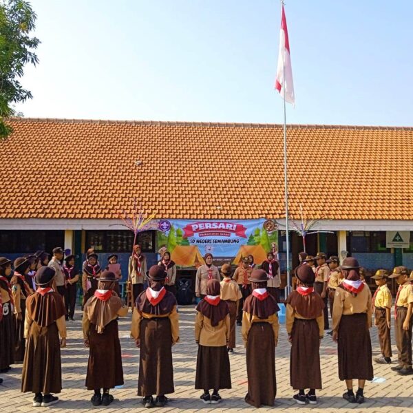 Satu Hari Belajar di Perkemahan, Seumur Hidup Menjadi Teladan, SD Negeri Semambung Gelar Persari
