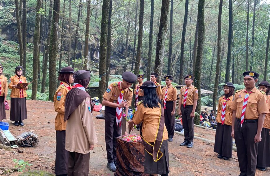 Semangat Tak Terpadamkan di Tengah Hujan: Kemah Ceria…