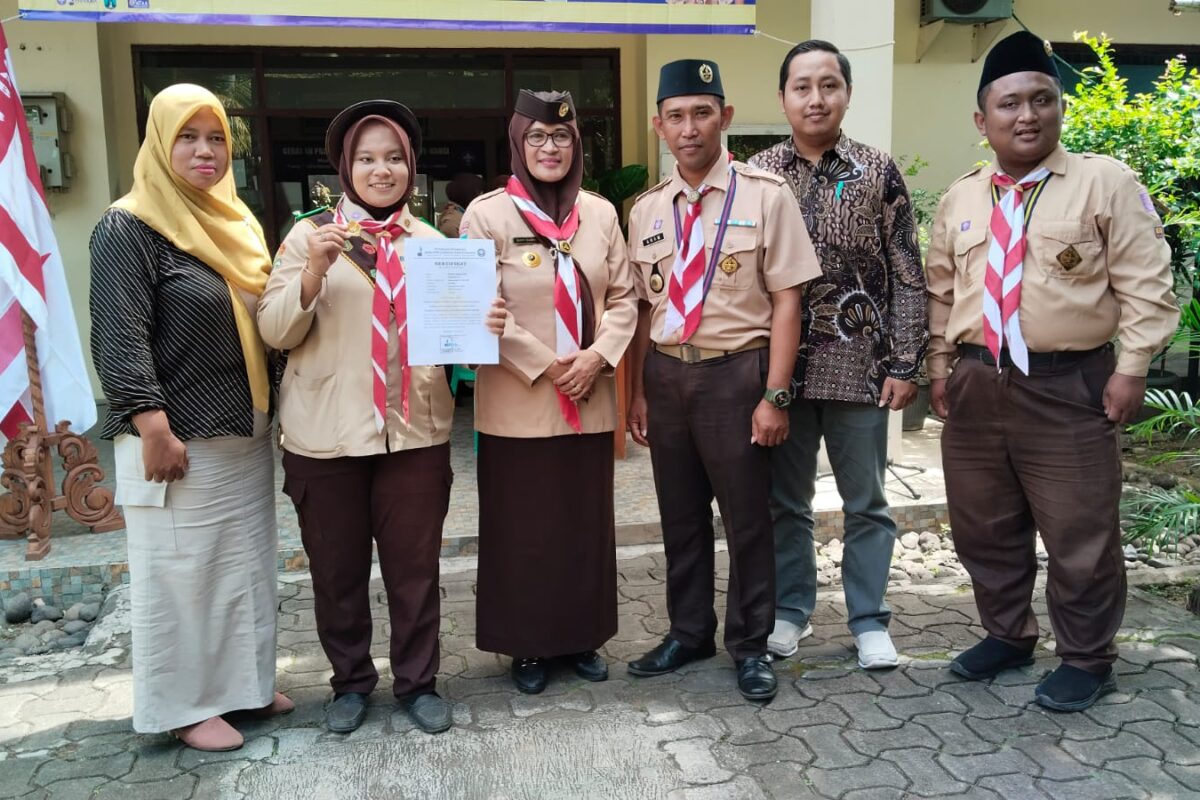 Sejarah Baru, Anggota Pramuka SMK Visi Global Banyuwangi Berhasil Capai Pramuka Garuda