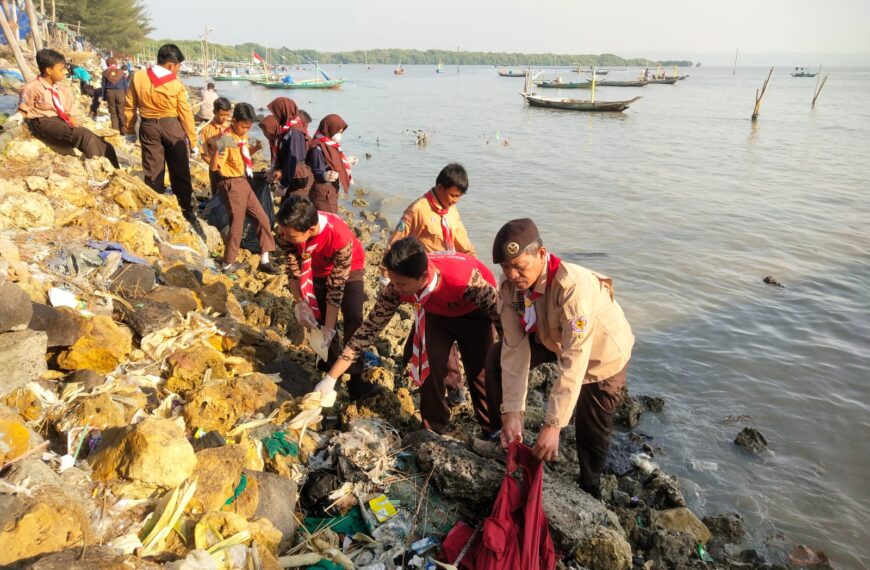 Pramuka Surabaya Gerakkan Aksi Bersih Pantai, Wujud Nyata Cinta Alam