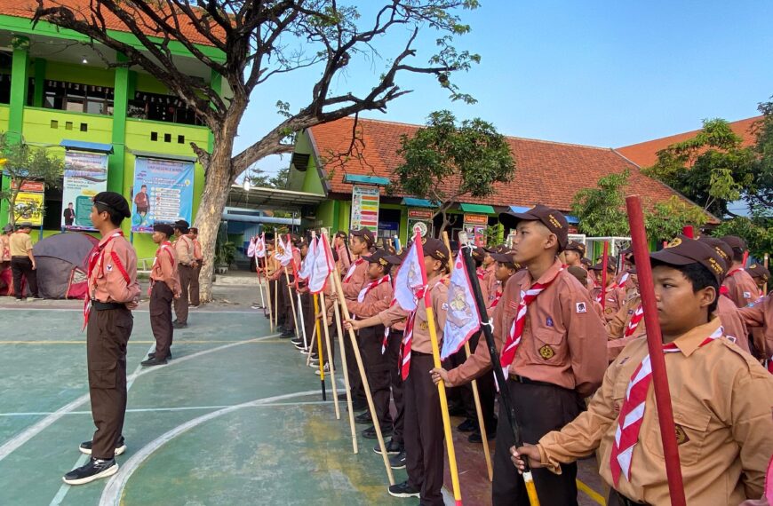 Perkemahan Tamu Galang SMP Negeri 2 Waru 2025:…