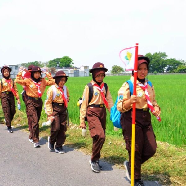 Kobarkan Semangat Santri dan Jiwa Pramuka di Kegiatan…