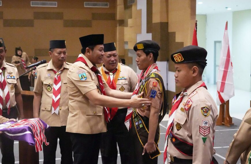 Dari Ketekunan hingga Komitmen Nilai Kepramukaan: Bupati Sidoarjo Kukuhkan Ratusan Pramuka Garuda