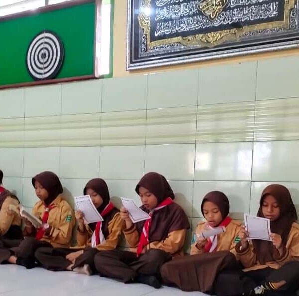 Pagi Produktif, Program ACA Wujudkan Pramuka yang Berkarakter di SDN Tambak Kemeraan