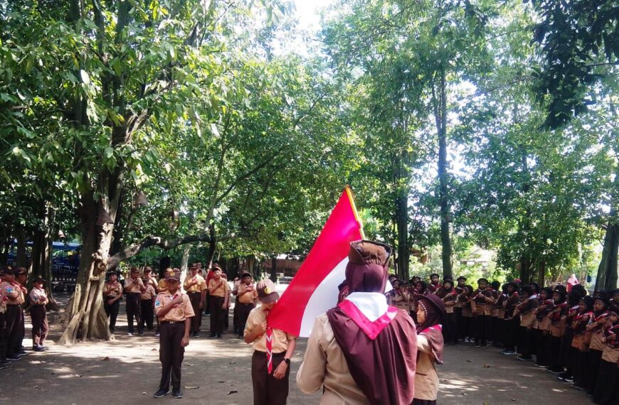 Pelantikan Penggalang Ramu MI Nurul Huda, Tumbuhkan Karakter, Cinta Budaya, dan Kepedulian Sosial