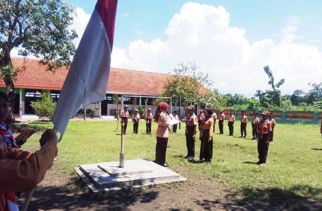 SDN-Banjarwungu-2-Tarik-2-1-1024x672 Pramuka SDN Banjarwungu 2 Tunjukkan Kualitas dan Semangat Berproses Melalui Pelantikan Penggalang Ramu dan Rakit