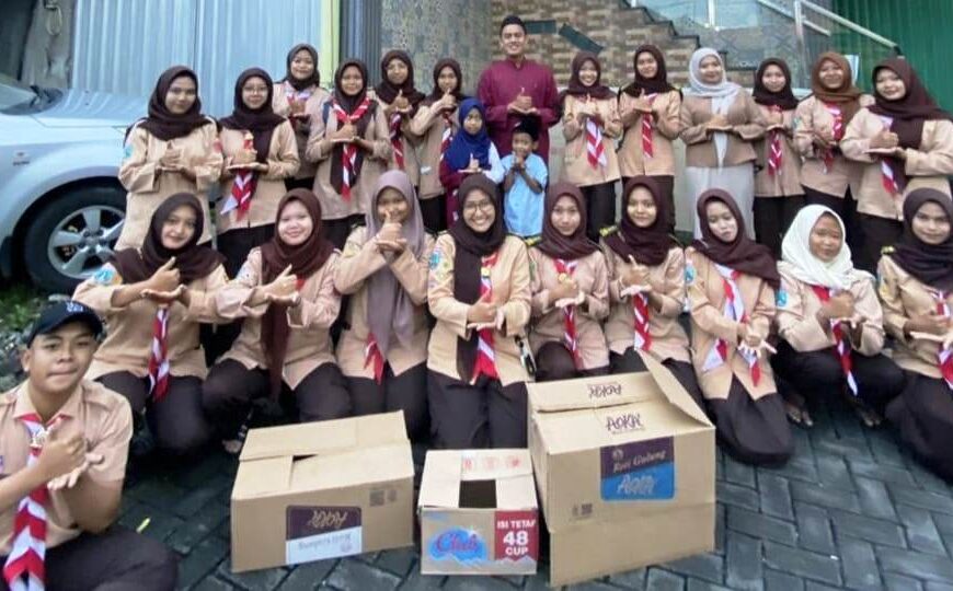 Hanya Hitungan Menit, 120 Takjil Pramuka SMK YPM 2 Taman Ludes Diserbu