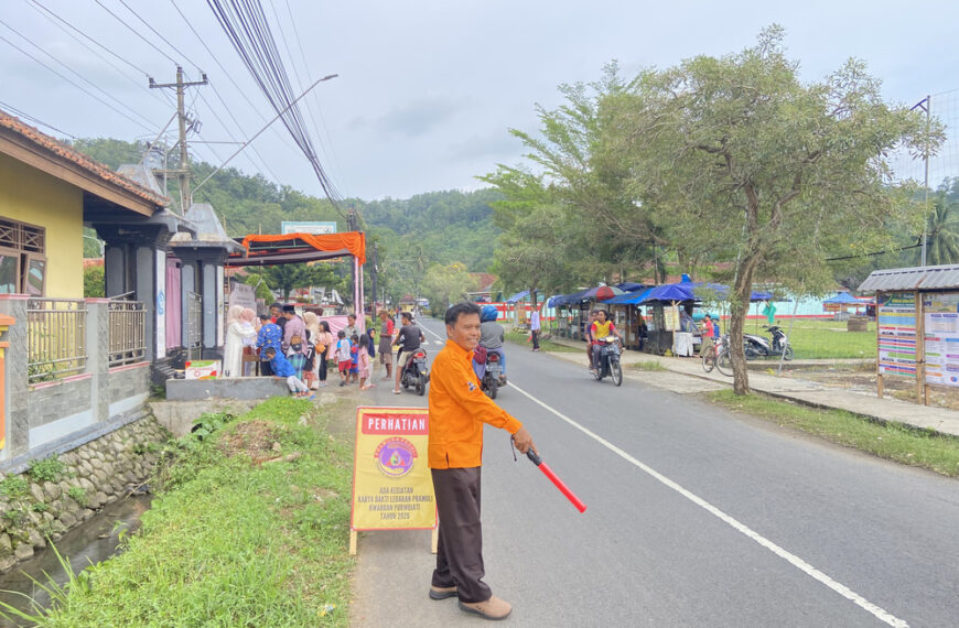 Waka Abdimas Kwarran Purwojati Turut Amankan Lalu Lintas di Sekitar Posko APP KBL