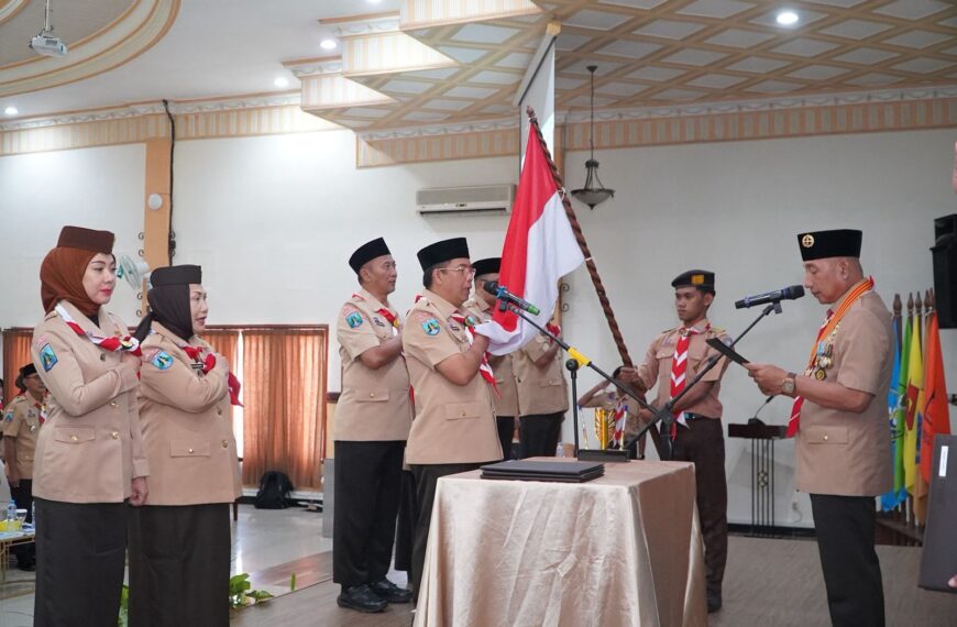 Ketua Kwarda Jatim Lantik Wali Kota Probolinggo sebagai Ketua Mabicab Pramuka 2025–2030
