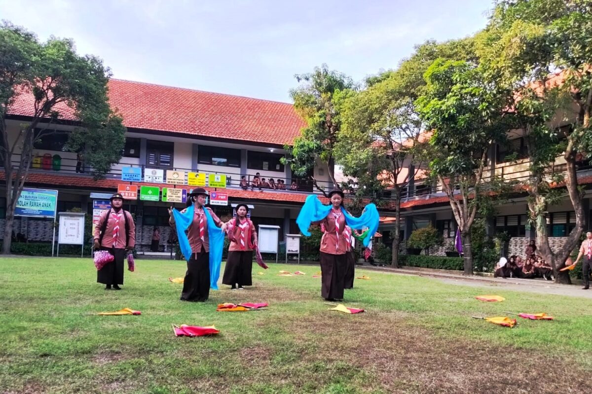 Selendang Warnai Penampilan Tari Kreasi pada Ajang Kompetensi Antar Ambalan II SMKN 2 Buduran 2026