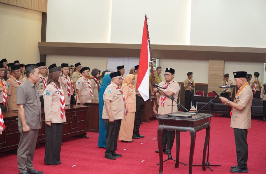 Inovasi Pramuka Blitar Digaungkan, Ketua Kwarda Jatim Lantik Bupati Rijanto Nakhodai Mabicab Blitar Masa Bakti 2025-2030