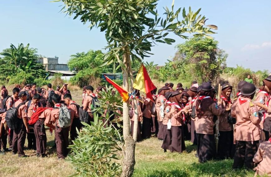 Jelajah Desa Jadi Arena Pembentukan Karakter, Pramuka SMKN 1 Jabon Tempa Disiplin dan Kepedulian Sosial